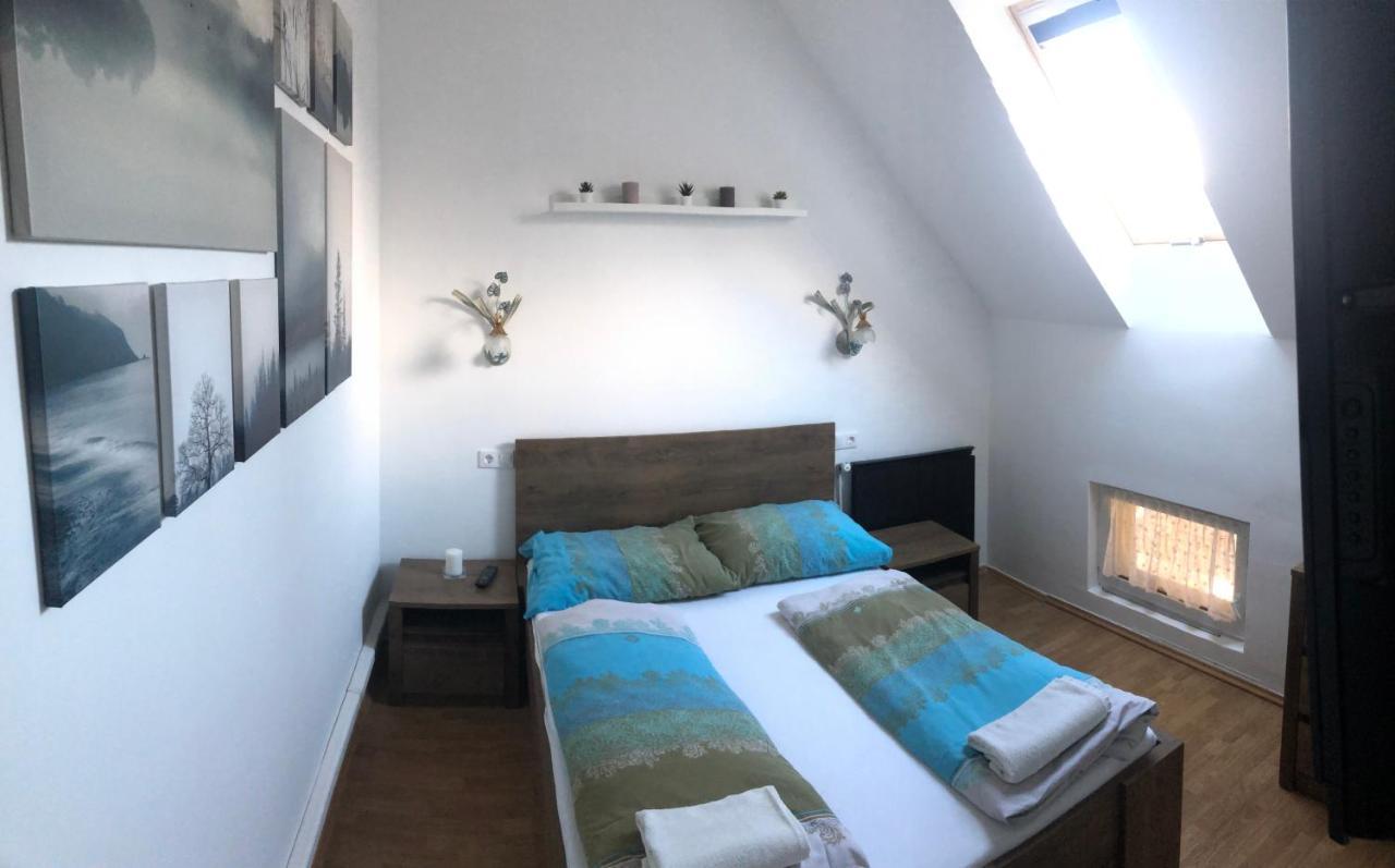 佩特拉温德加兹酒店 Szekszárd 外观 照片
