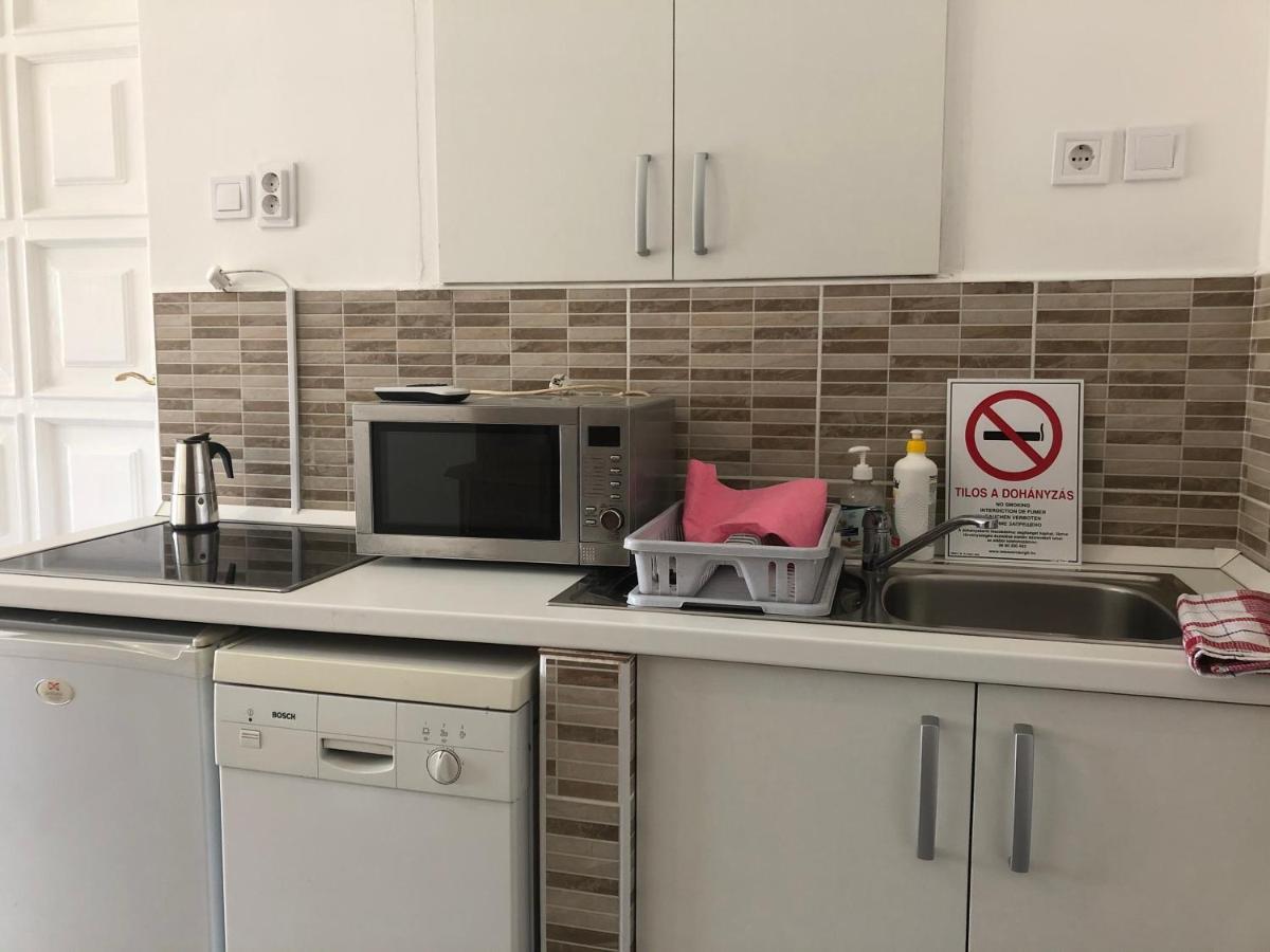 佩特拉温德加兹酒店 Szekszárd 外观 照片