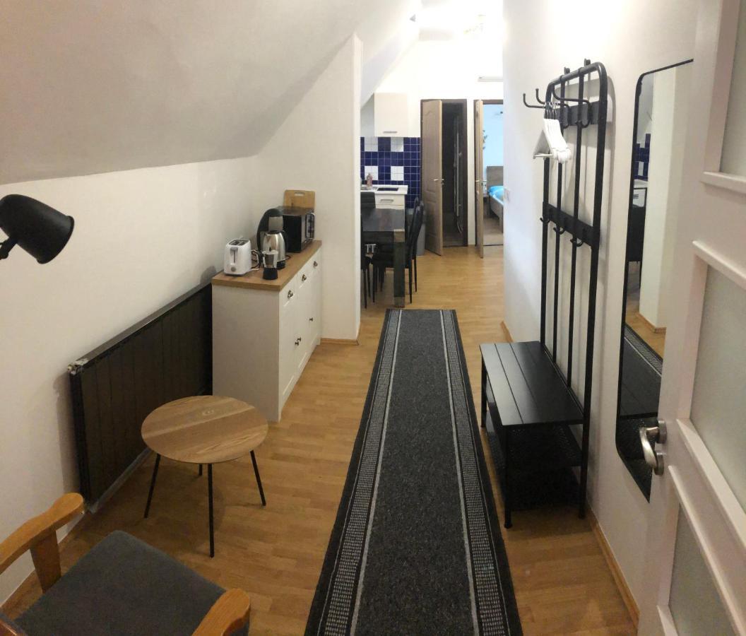 佩特拉温德加兹酒店 Szekszárd 外观 照片